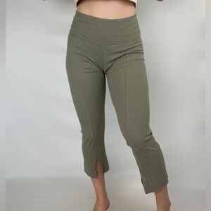 NIKE Yoga Woman’s Ribbed 7/8 Pant‎ in Light Army Stretchy Casual Gym Workout